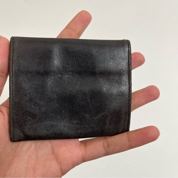 AUTHENTIC VINTAGE CHANEL LAMBSKIN WALLET - Picture 4 of 10